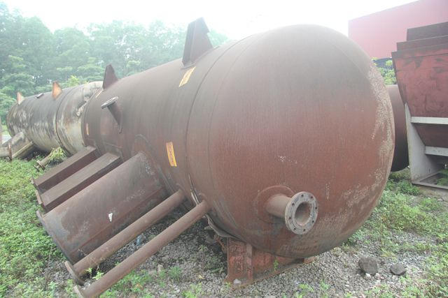 Nhiều vật tư phục vụ cho dự án bị “đắp chiếu”, xuất hiện nhiều rỉ sét.