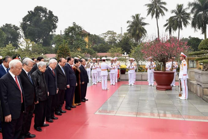 Tổng Bí thư, Chủ tịch nước chúc Tết lãnh đạo, đồng bào và chiến sĩ