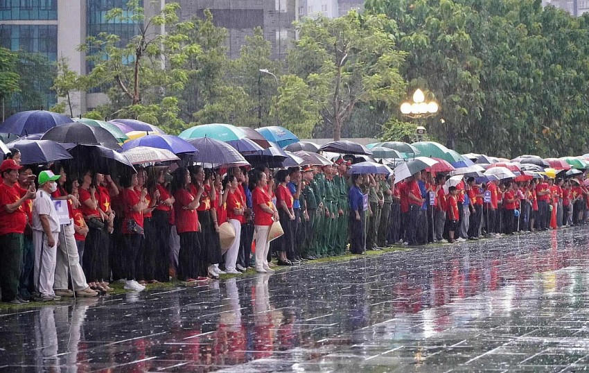 Áp thấp nhiệt đới vào đất liền, Đông Bắc Bộ mưa lớn.