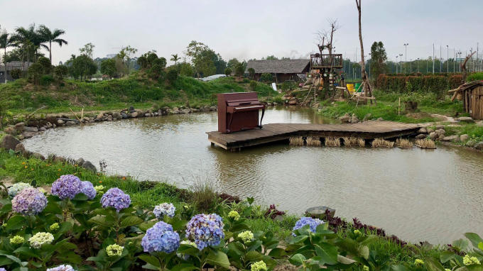 Tặng v&eacute; miễn ph&iacute; tại c&ocirc;ng vi&ecirc;n m&ecirc; cung v&agrave; đảo hoa hồng nh&acirc;n ng&agrave;y 8/3