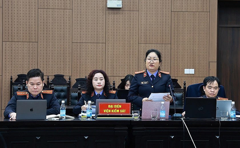 Đại diện VKS tại tòa.