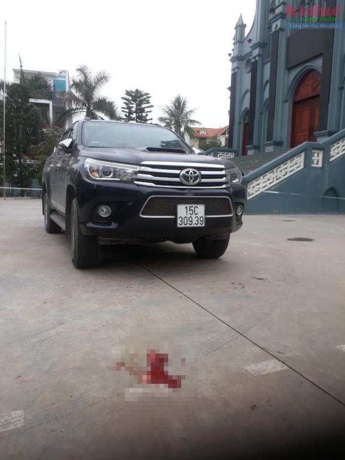 Hiện trường chiếc xe gây tai nạn.