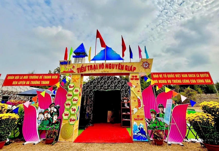 Một tiểu trại được dàn dựng rất đẹp, vinh dự được mang tên Đại tướng Võ Nguyên Giáp