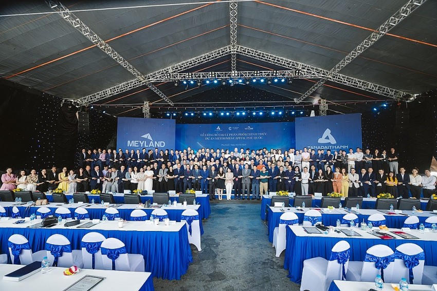 250 lãnh đạo của gần 170 đơn vị phân phối chuyên nghiệp trên toàn quốc có mặt tại sự kiện