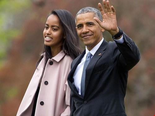 Tổng thống Barack Obama và con gái. (Ảnh: Reuters)