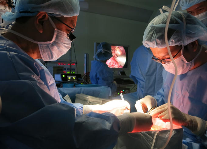 Là bệnh viện tư nhân đầu tiên ở VN ghép tạng, Vinmec đã xây dựng quy trình ghép và chăm sóc sau ghép theo chuẩn quốc tế.