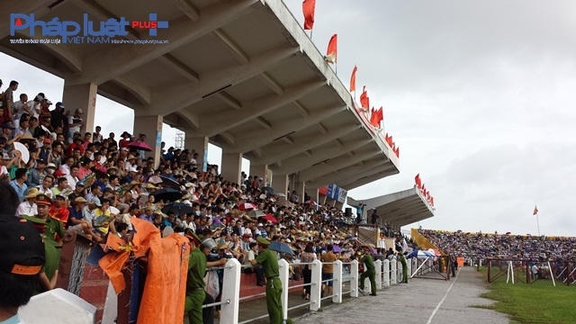 Ch&ugrave;m ảnh: