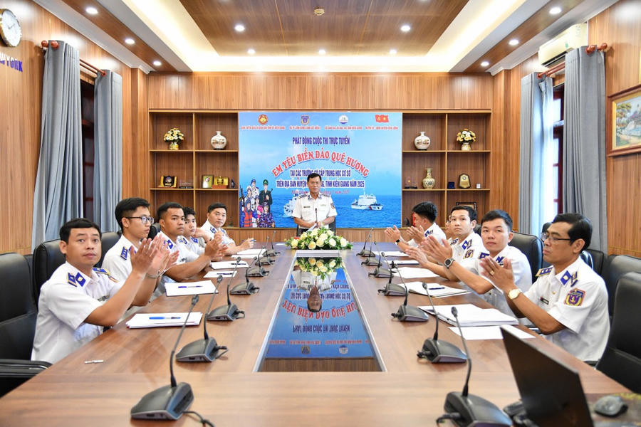 Quang cảnh buổi phát động trực tuyến cuộc thi “Em yêu biển đảo quê hương”
