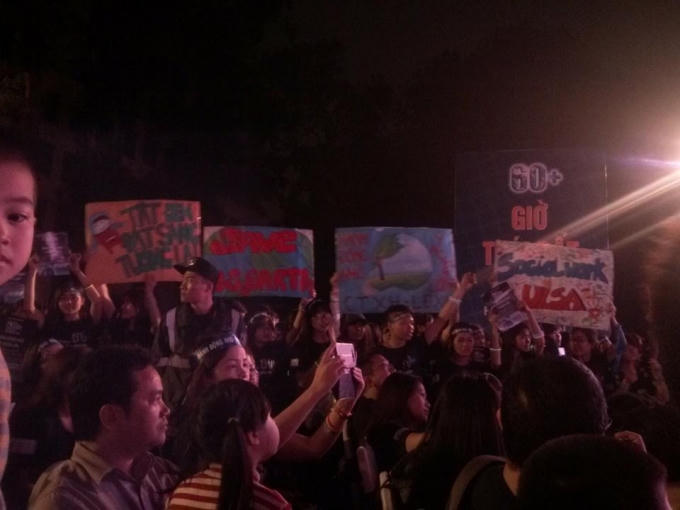 Đông đảo người dân, học sinh, sinh viên trên toàn thành phố tham gia buổi lễ