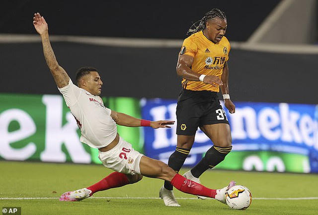 Adama Traore mang về quả 11m nhưng Wolves đã không thể tận dụng thành công