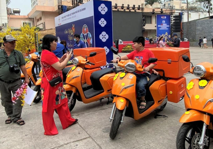 z2320255453045_0f2f029a494e08e1893f0e1395386a16