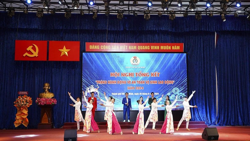 Công đoàn Cityland Group nhận bằng khen xuất sắc phong trào thi đua “Xanh – Sạch – Đẹp” đảm bảo an toàn vệ sinh lao động năm 2023.