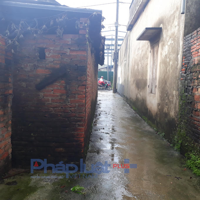 Công trình bếp lấn chiếm ngõ đi chung.