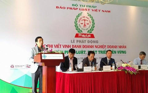 Ông Nguyễn Văn Hùng - Phó Vụ trưởng vụ báo chí Trung ương phát biểu, ghi nhận mục đích ý nghĩa Cuộc thi.