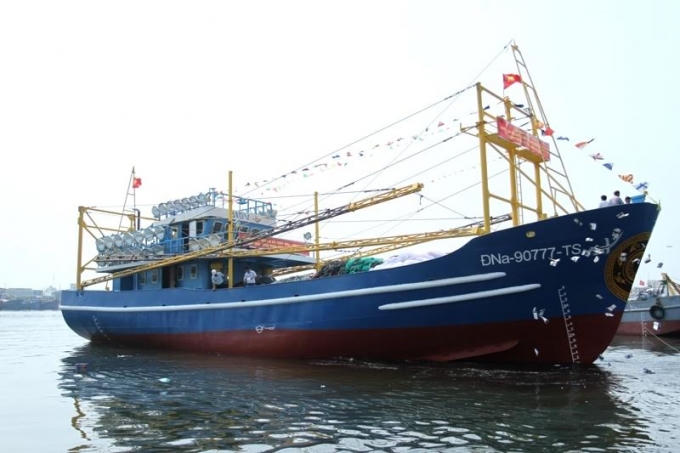 Tàu vỏ thép khủng đã được hạ thủy sau hơn 6 tháng thi công.