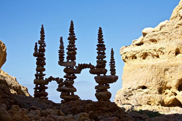 Tĩnh lại để chiêm ngưỡng những vòng tròn đá cuội tĩnh lặng