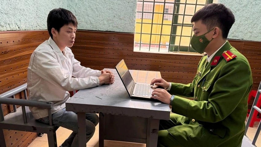 Đối tượng Ma Văn Công tại cơ quan công an (Ảnh: Công an Cao Bằng).