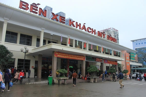 Bến xe Mỹ Đình là một trong những bến xe có số lượng khách lớn nhất. Ảnh: Như Trường.