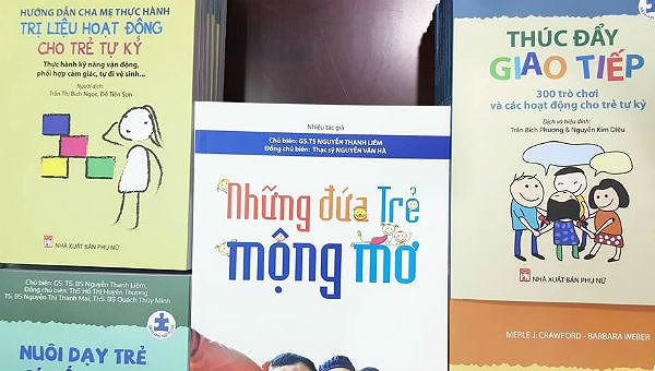 Bộ sách cho trẻ tự kỷ.
