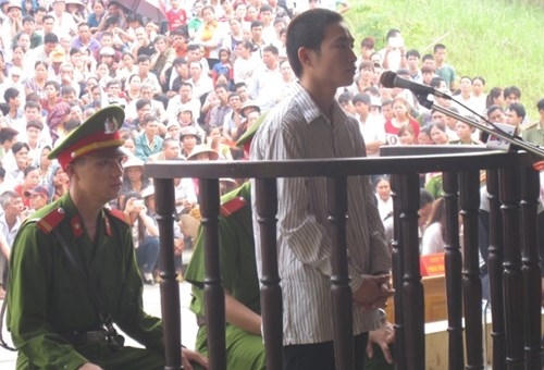 Đặng Văn Hùng nghe tòa tuyên án ngày 28/10