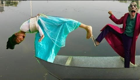 Một hình ảnh phản cảm trong clip do các bạn trẻ tại Việt Nam thực hiện.