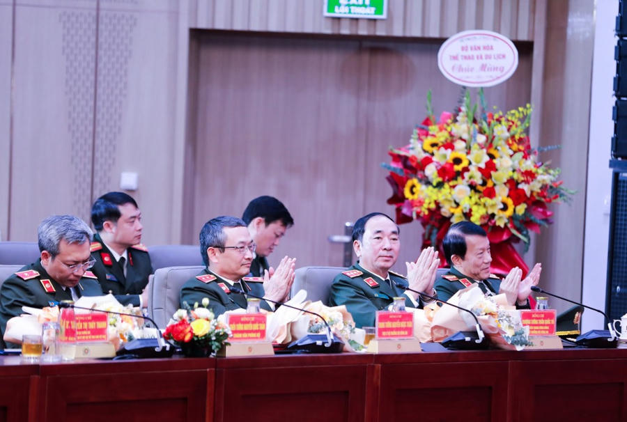 Các đại biểu tham dự buổi gặp mặt.