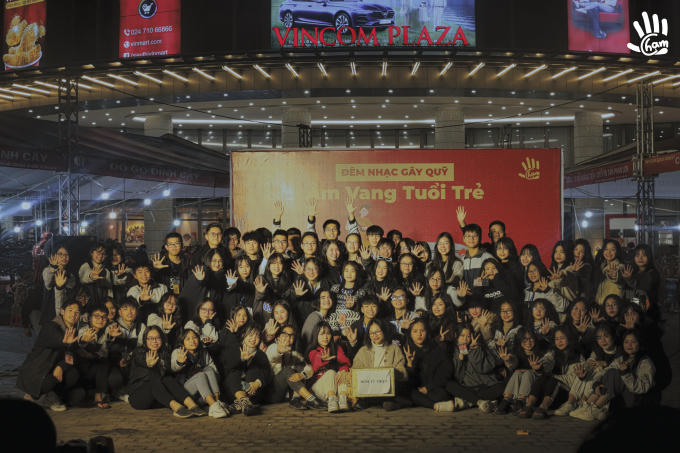 Học sinh trường THPT Chuyên Hà Tĩnh luôn ý thức được trách nhiệm của bản thân đối với chính mình, gia đình và toàn xã hội và luôn cố gắng phát triển một cách toàn diện, không chỉ trong học tập mà còn thể hiện trách nhiệm của bản thân đối với xã hội.