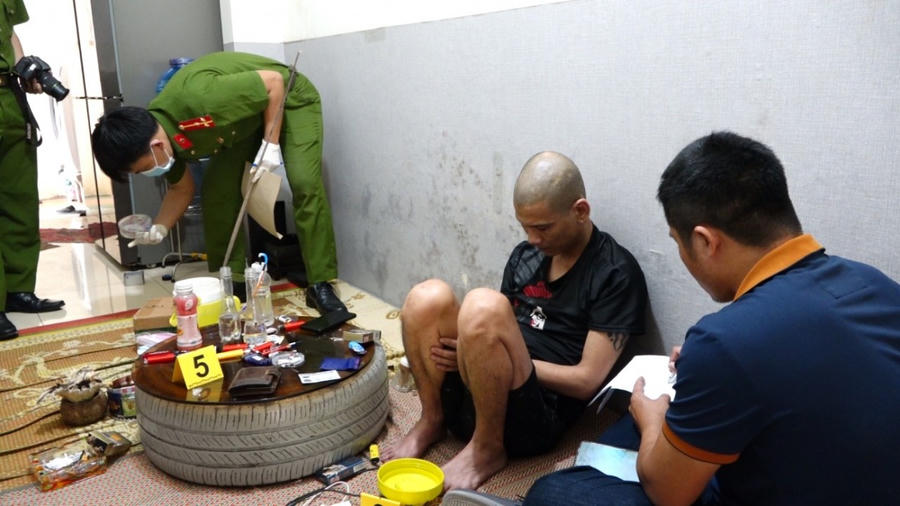 Nhóm đối tượng sử dụng, tàng trữ số lượng lớn ma túy các loại - ảnh CACC.