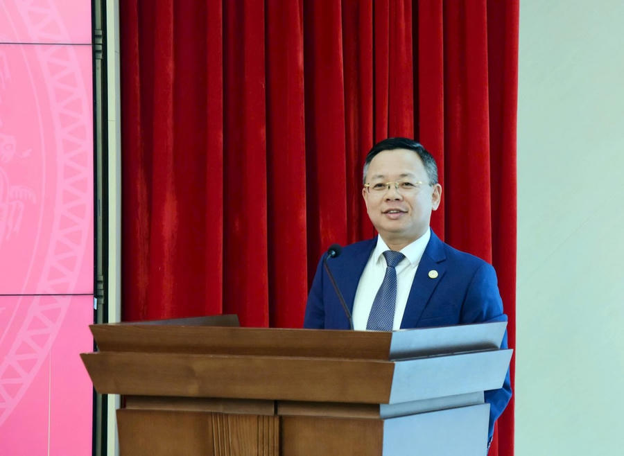 Tân Chánh Văn phòng Đoàn đại biểu Quốc hội và HĐND Thành phố Trần Thanh Hà phát biểu.