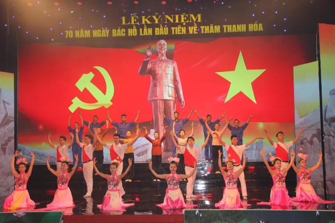 Những tiết mục văn nghệ ôn lại truyền thống hào hùng quê hương xứ Thanh.