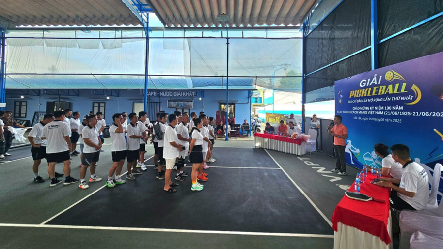 Giải đấu do CLB Báo chí Đắk Lắk tổ chức là hoạt động ý nghĩa hướng tới kỷ niệm 100 năm Ngày Báo chí Cách mạng Việt Nam. Giải đấu nhằm tạo ra một sân chơi giao lưu thể thao lành mạnh cho cộng đồng yêu thích bộ môn Pickleball.
											
										
									
									
								
							
						
						
					
				
			
			
						
							
								
									
								
								
									
									
										
											
												
											
											
												Giải đấu do CLB Báo chí Đắk Lắk tổ chức là hoạt động ý nghĩa hướng tới kỷ niệm 100 năm Ngày Báo chí Cách mạng Việt Nam. Giải đấu nhằm tạo ra một sân chơi giao lưu thể thao lành mạnh cho cộng đồng yêu thích bộ môn Pickleball.
											
										
									
									
								
							
						
						
									
										
											
												
											
											
												Giải đấu do CLB Báo chí Đắk Lắk tổ chức là hoạt động ý nghĩa hướng tới kỷ niệm 100 năm Ngày Báo chí Cách mạng Việt Nam. Giải đấu nhằm tạo ra một sân chơi giao lưu thể thao lành mạnh cho cộng đồng yêu thích bộ môn Pickleball.
											
										
									
									Giải đấu do CLB Báo chí Đắk Lắk tổ chức là hoạt động ý nghĩa hướng tới kỷ niệm 100 năm Ngày Báo chí Cách mạng Việt Nam. Giải đấu nhằm tạo ra một sân chơi giao lưu thể thao lành mạnh cho cộng đồng yêu thích bộ môn Pickleball.