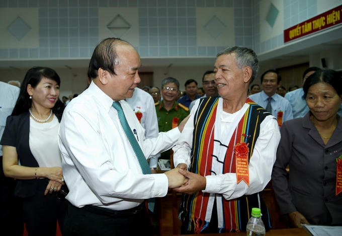 Thủ tướng cùng đại biểu.