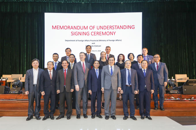 Chương trình được giảng dạy bởi các chuyên gia đến từ Đại học Fulbright Việt Nam (FUV) cùng các đối tác khác tại Việt Nam.
