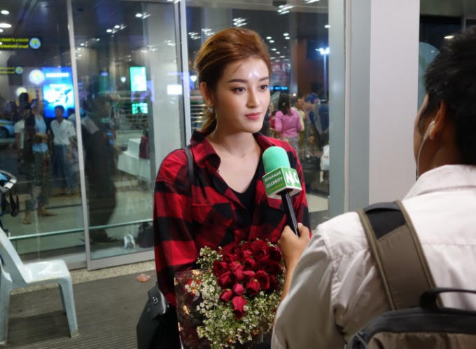 Huyền My được ch&agrave;o đ&oacute;n kh&ocirc;ng thua k&eacute;m Sao Hollywood tại Myanmar