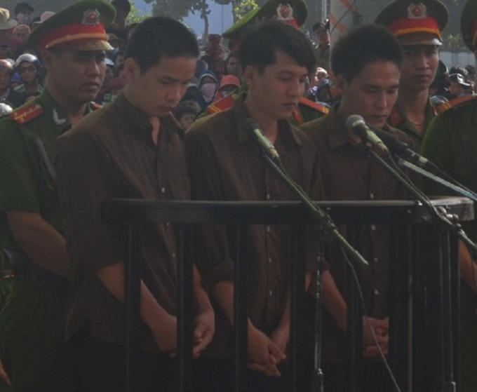 Các bị cáo tại phiên tòa.