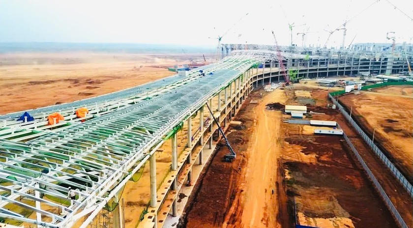 \"Cận