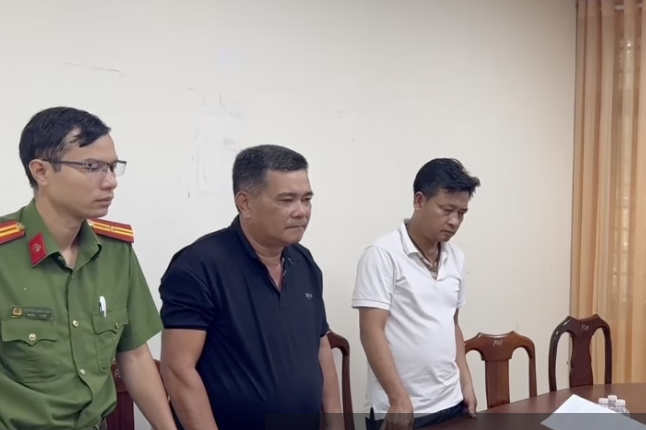Hai bị can ngụ huyện Nhơn Trạch, Đồng Nai bị khởi tố về hành vi trốn thuế.