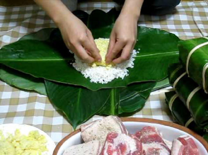 Chọn lá Dong là một nghệ thuật cần đảm bảo nhiều yếu tố quan trọng trong khâu lựa chọn.