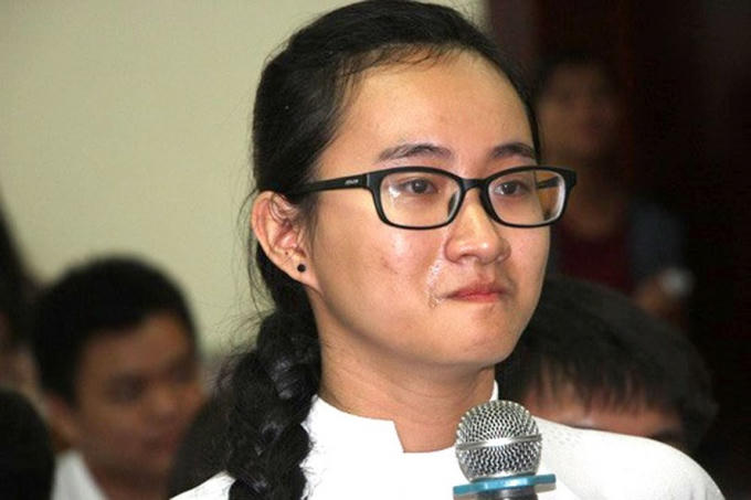 Học sinh Phạm Song Toàn đã bật khóc kể về cô giáo dạy Toán quyền lực của mình và ước ao được nghe cô giáo giảng bài nhưng bao học sinh khác. Ảnh: NLĐ.