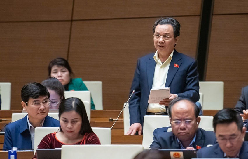 Đại biểu Hoàng Văn Cường, Đoàn ĐBQH Tp. Hà Nội phát biểu. Ảnh: quochoi.vn