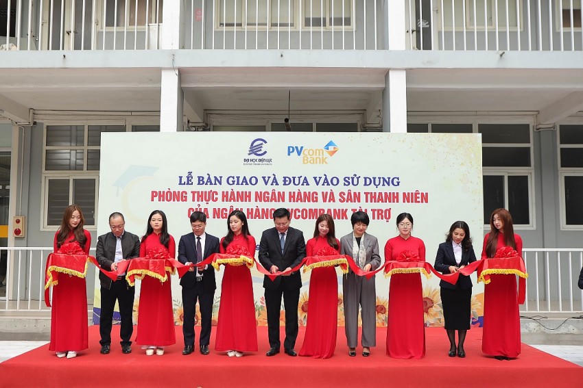 Sự hợp tác giữa PVcomBank và EPU đem lại nhiều lợi ích cho sinh viên cũng như các doanh nghiệp sử dụng lao động.