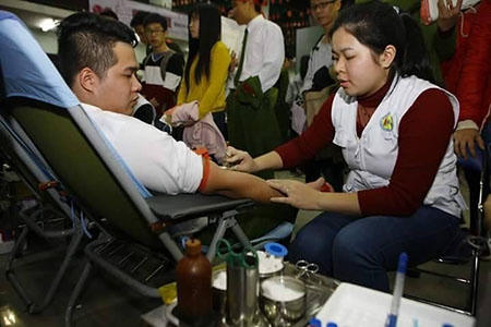 "Những đợt hiến máu nhân đạo như thế này sẽ thu hút đông đảo mọi người trên thế giới tham gia, bởi hiến máu là cứu chính bản thân mình". Ảnh: Phapluatplus.