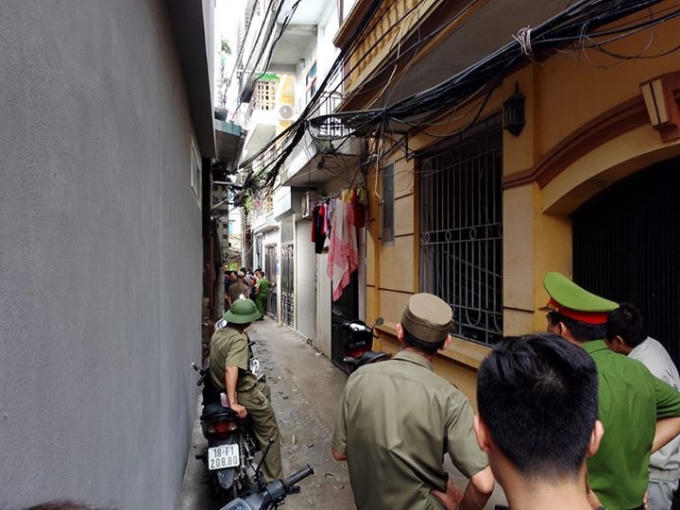 Lực lượng chức năng nhanh chóng có mặt ở hiện trường để điều tra nguyên nhân sự việc trên.