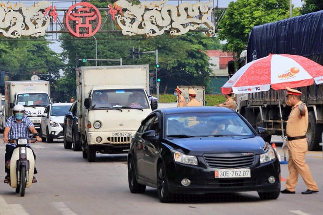 Các tổ công tác sẽ kiểm tra, kiểm soát chặt người và phương tiện lưu thông trong 12 quận nội thành.