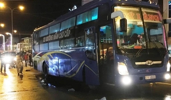 Xe khách mất phanh gây tai nạn.