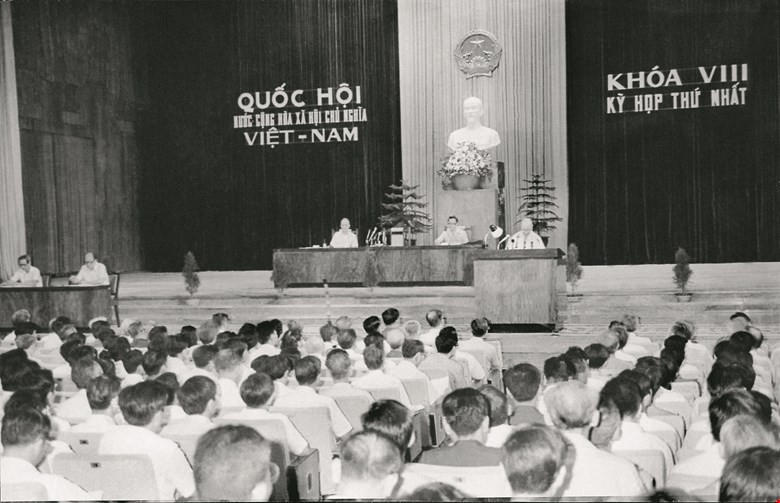 Quốc hội khóa VIII đã thông qua thông qua Luật Đầu tư nước ngoài vào Việt Nam. (Ảnh tư liệu)