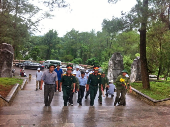 Rất nhiều khách đặt tour về nguồn, hoài niệm chiến trường xưa.