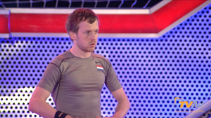  Với kinh nghiệm 5 năm tập luyện, Perry Osterlee về đích với thời gian 54 giây 02.