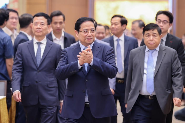 Thủ tướng Phạm Minh Chính và Phó Thủ tướng Nguyễn Chí Dũng tham dự diễn đàn.