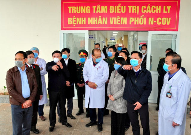 Bệnh viện có đội ngũ nhân viên y tế tinh nhuệ phía trong được điều động để ứng trực cùng một Phó giám đốc sở Y tế phụ trách về y tế dự phòng cũng trực tiếp có mặt để chỉ huy